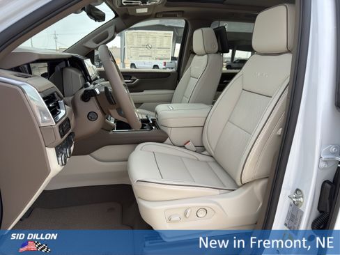 New 2026 GMC Yukon XL Denali w/ Denali Reserve Package image 19