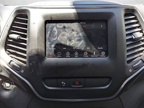 Used 2020 Jeep Cherokee Latitude Plus AWD/4WD image 14