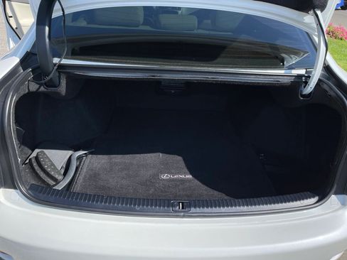Used 2013 Lexus IS 250 w/ Premium Pkg Value Edition RWD image 9