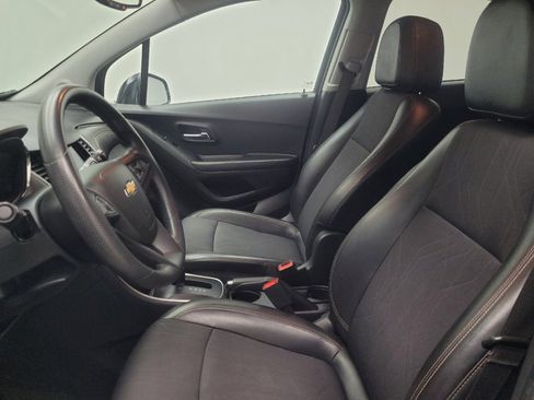 Used 2021 Chevrolet Trax LT AWD/4WD image 17
