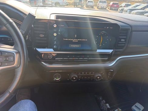 Used 2022 Chevrolet Silverado 1500 LT image 5