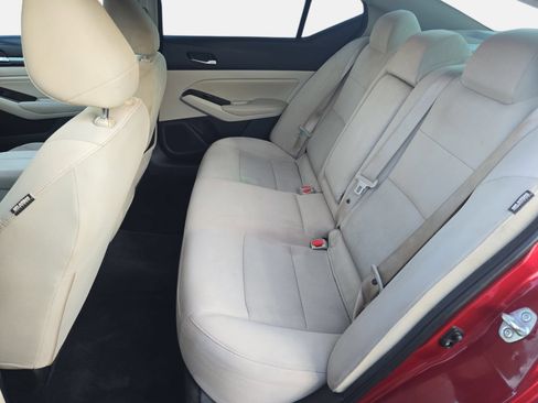 Certified 2022 Nissan Altima 2.5 SV w/ SV Premium Package AWD/4WD image 13