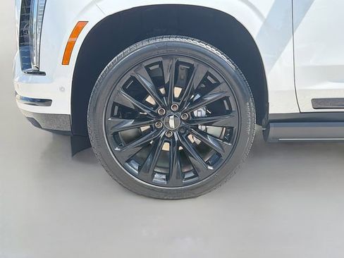 Used 2025 Cadillac Escalade Sport w/ Touring Package AWD/4WD image 42