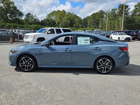 New 2025 Nissan Sentra SR w/ Trunk Package image 2