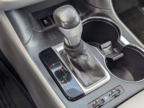 Used 2016 Toyota Highlander Limited image 23