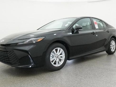 New 2026 Toyota Camry LE image 11