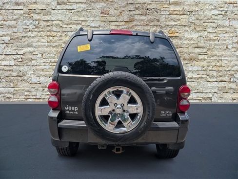 Used 2005 Jeep Liberty Limited AWD/4WD image 6