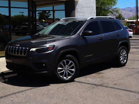 Used 2021 Jeep Cherokee Latitude Lux w/ Comfort/Convenience Group AWD/4WD image 2