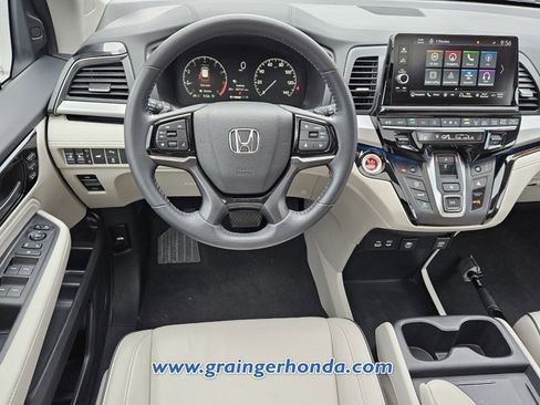 Certified 2025 Honda Odyssey Touring image 12