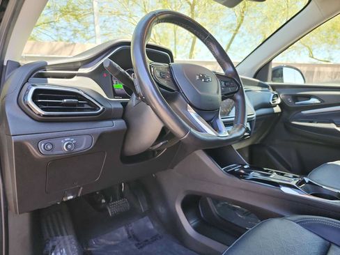 Used 2022 Chevrolet Bolt EUV LT w/ Convenience Package FWD image 10