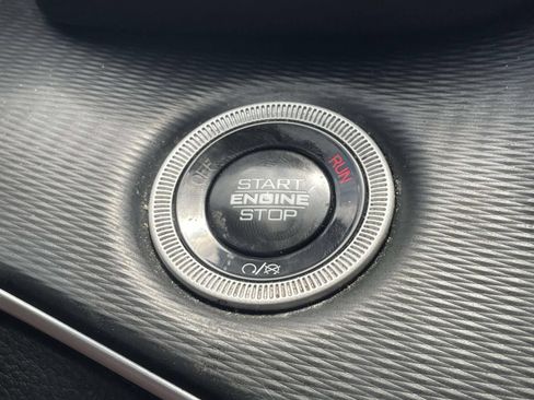 Used 2025 Jeep Grand Cherokee Altitude RWD image 20