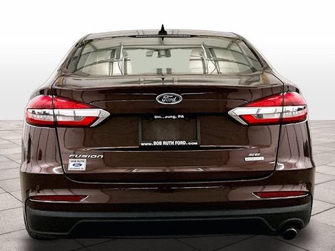 Used 2019 Ford Fusion SE FWD image 4