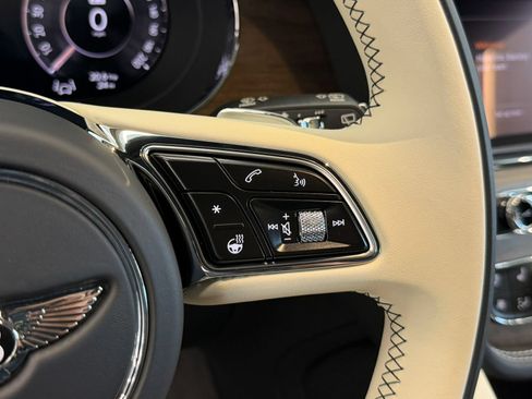 New 2026 Bentley Bentayga Extended Wheelbase AWD/4WD image 24