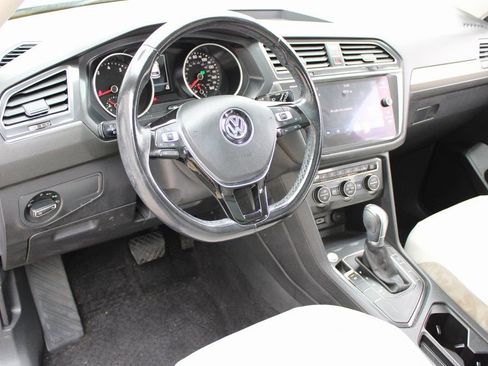 Used 2018 Volkswagen Tiguan SEL image 8