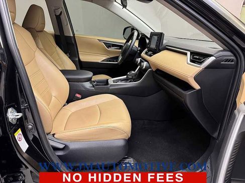 Used 2019 Toyota RAV4 XLE Premium w/ All Weather Liner Package AWD/4WD image 20