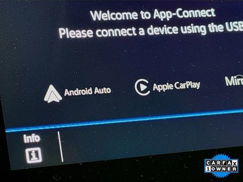 Used 2022 Volkswagen Tiguan SE image 13