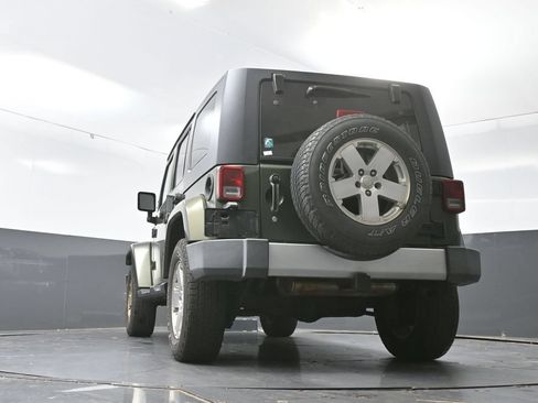 Used 2008 Jeep Wrangler Unlimited Sahara w/ Dual Top Group AWD/4WD image 28