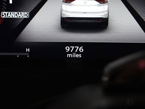 Used 2025 Nissan Rogue SL w/ Tech Package FWD image 41