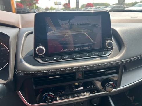Used 2023 Nissan Rogue SV FWD image 15