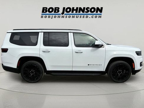 Used 2022 Jeep Wagoneer Series II AWD/4WD image 2