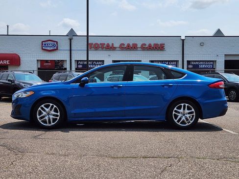 Used 2020 Ford Fusion SE FWD image 8