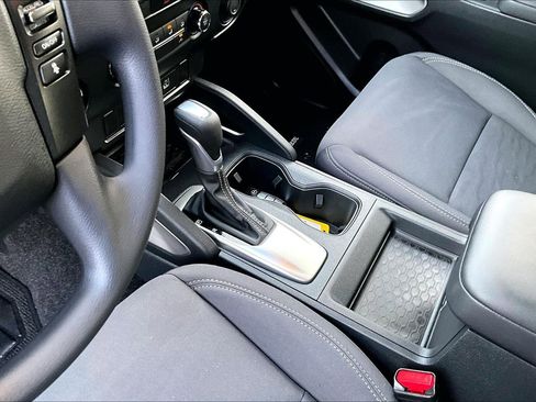 Used 2022 Nissan Frontier SV w/ Technology Package image 17