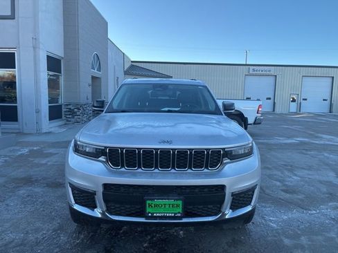 Used 2021 Jeep Grand Cherokee L Limited AWD/4WD image 3
