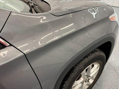 Used 2019 Chevrolet Traverse LT FWD image 27
