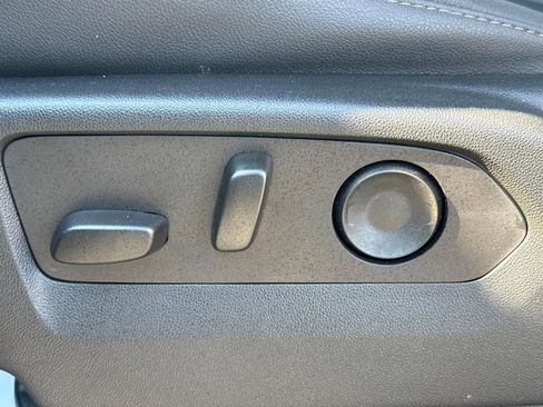 Used 2024 Chevrolet Tahoe Z71 w/ Luxury Package image 20