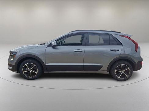 Used 2023 Kia Niro EX image 6