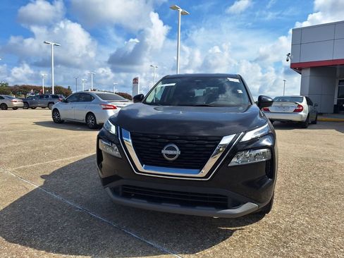 Used 2023 Nissan Rogue SV FWD image 2