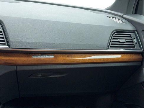 Used 2022 Audi Q5 2.0T Premium image 20