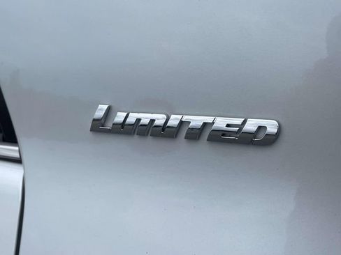 Used 2024 Toyota 4Runner Limited AWD/4WD image 7