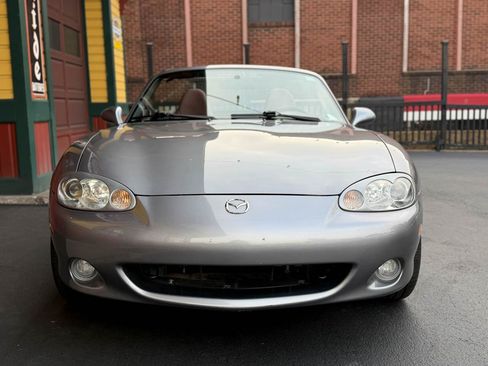Used 2002 MAZDA MX-5 Miata SE RWD image 17