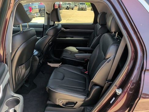 Used 2025 Hyundai Palisade SEL FWD image 32