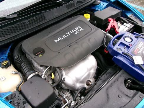 Used 2016 Dodge Dart SXT FWD image 9