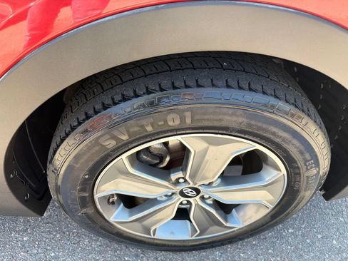 Used 2016 Hyundai Santa Fe SE AWD/4WD image 18
