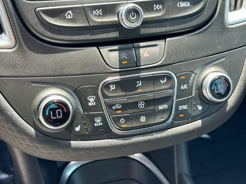 Used 2024 Chevrolet Malibu LT FWD image 17