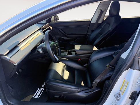 Used 2019 Tesla Model 3 Standard Range Plus image 10
