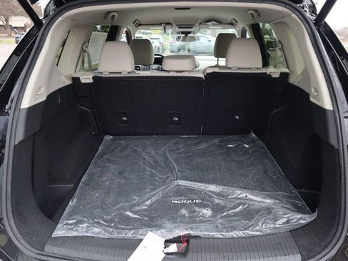 Certified 2025 Nissan Rogue SV AWD/4WD image 26