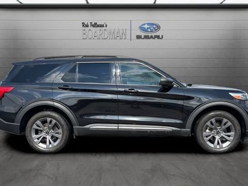 Used 2021 Ford Explorer XLT w/ Equipment Group 202A AWD/4WD image 3