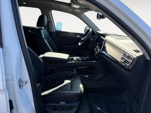 Certified 2025 Volkswagen Atlas SEL Premium R-Line AWD/4WD image 19