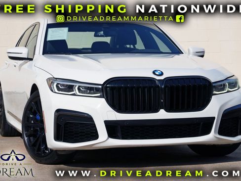 Used 2022 BMW 740i w/ M Sport Package RWD image 2