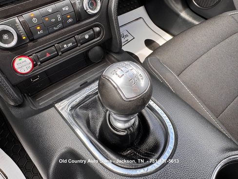 Used 2016 Ford Mustang Coupe RWD image 18