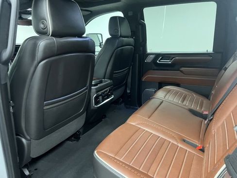 Used 2024 GMC Sierra 3500 Denali Ultimate image 45