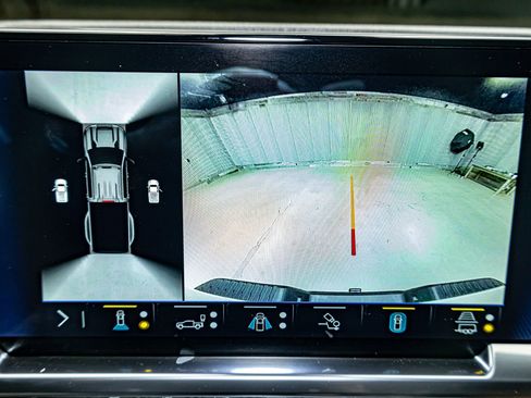 Used 2024 Chevrolet Silverado 3500 High Country w/ High Country Premium Package image 23