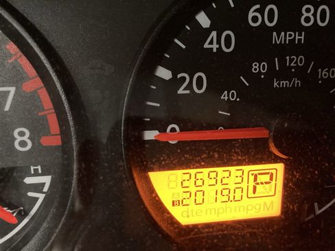 Used 2019 Nissan Frontier SV image 12