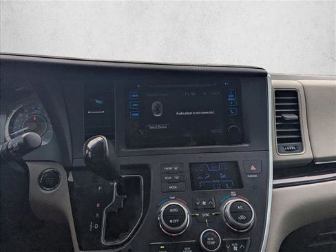 Used 2017 Toyota Sienna XLE w/ XLE Navigation Package FWD image 11
