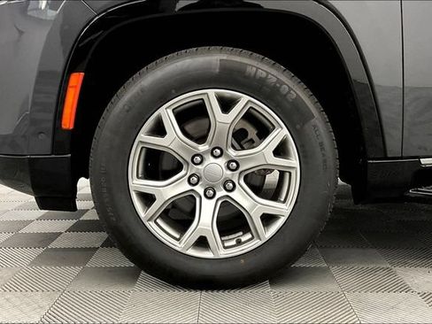 Used 2022 Jeep Wagoneer Series II AWD/4WD image 9