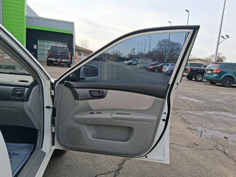 Used 2008 Kia Optima LX image 16